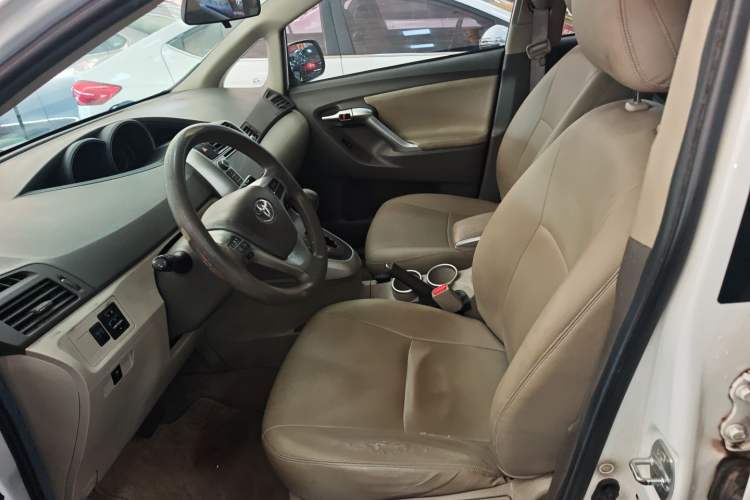 Used Toyota Verso 2014 Starlight 180E CVT Elite Edition Left Front Seat