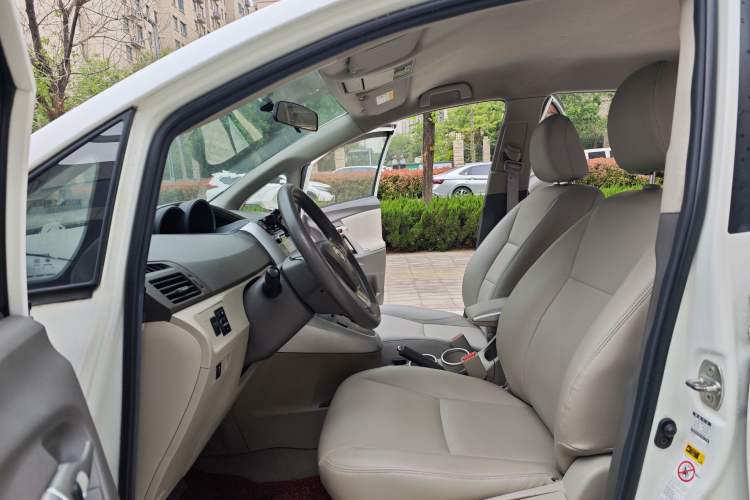 Used Toyota Verso 2014 Starlight 180E CVT Elite Edition Left Front Seat