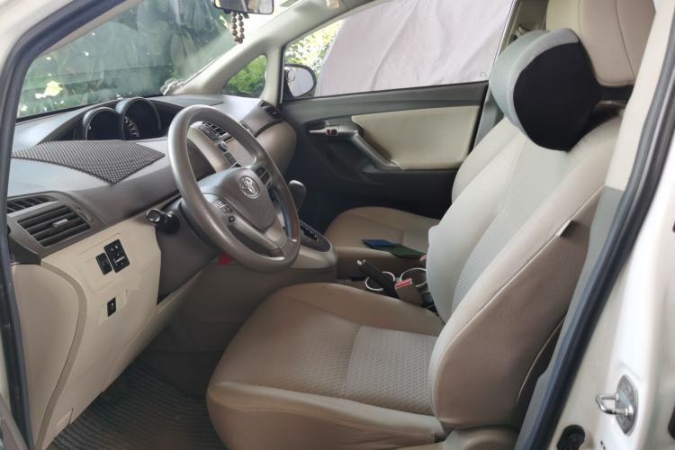 Used Toyota Verso 2014 Starlight 180E CVT Elite Edition Left Front Seat