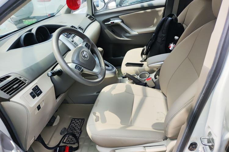 Used Toyota Verso 2014 Starlight 180E CVT Elite Edition Left Front Seat