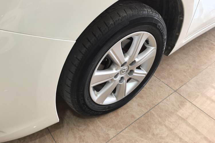 Used Toyota Verso 2014 Starlight 180E CVT Elite Edition Left Front Wheel Hub