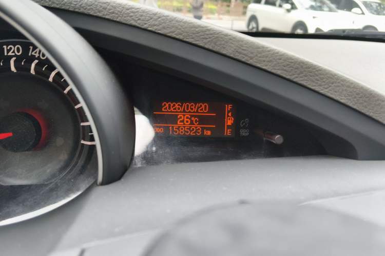 Used Toyota Verso 2014 Starlight 180E CVT Elite Edition Odometer Close Up