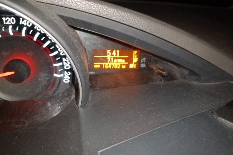 Used Toyota Verso 2014 Starlight 180E CVT Elite Edition Odometer Close Up