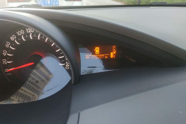 Used Toyota Verso 2014 Starlight 180G CVT Luxury Edition Odometer Close Up