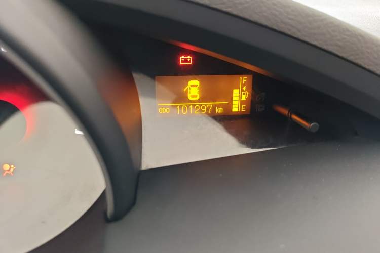 Used Toyota Verso 2014 Starlight 180E CVT Elite Edition Odometer Close Up