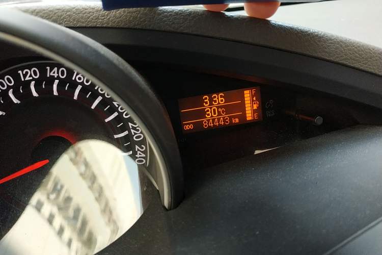 Used Toyota Verso 2014 Starlight 180G CVT Comfort Edition Odometer Close Up