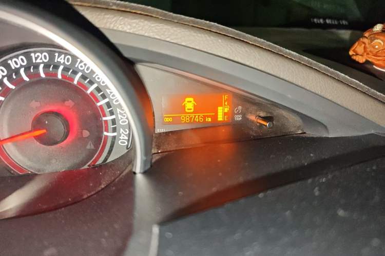 Used Toyota Verso 2014 Starlight 180E CVT Elite Edition Odometer Close Up
