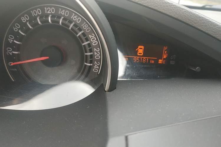 Used Toyota Verso 2014 Starlight 180G CVT Comfort Edition Odometer Close Up