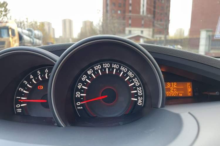 Used Toyota Verso 2014 Starlight 180G CVT Comfortable Multi-Function Edition Odometer Close Up
