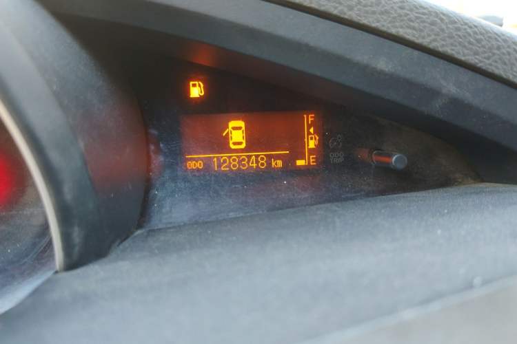 Used Toyota Verso 2014 Starlight 180G CVT Comfort Edition Odometer Close Up