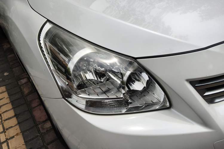 Used Toyota Verso 2014 Starlight 180E CVT Elite Edition Right Front Headlight
