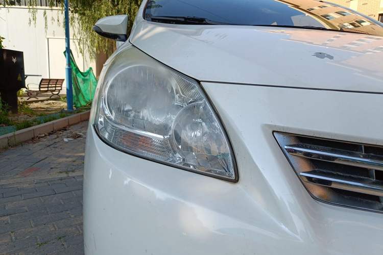 Used Toyota Verso 2014 Starlight 180G CVT Comfort Edition Right Front Headlight