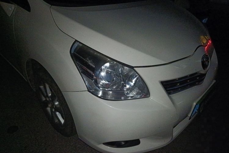 Used Toyota Verso 2014 Starlight 180E CVT Elite Edition Right Front Headlight
