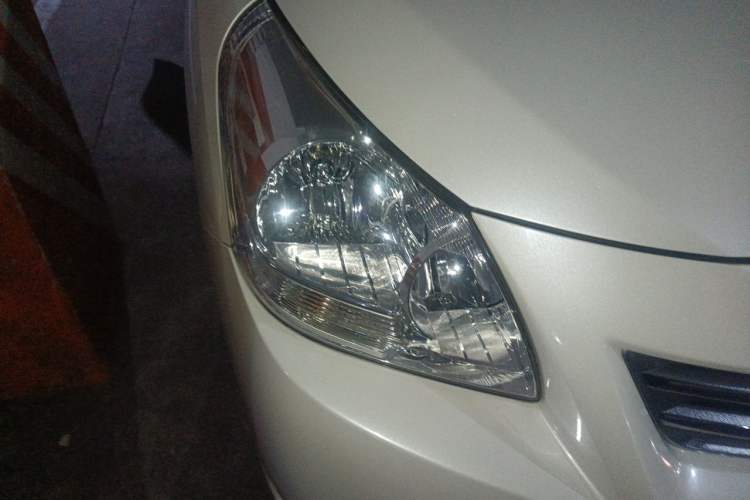 Used Toyota Verso 2014 Starlight 180E CVT Elite Multi-Function Edition Right Front Headlight