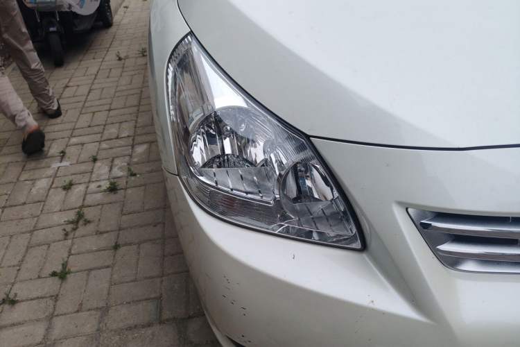 Used Toyota Verso 2014 Starlight 180G CVT Comfort Edition Right Front Headlight
