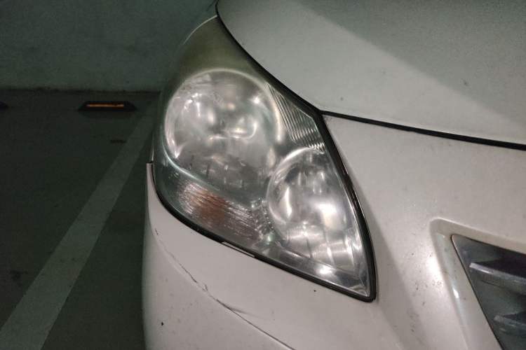 Used Toyota Verso 2014 Starlight 180E CVT Elite Edition Right Front Headlight
