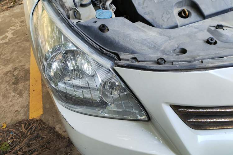 Used Toyota Verso 2014 Starlight 180E CVT Elite Edition Right Front Headlight