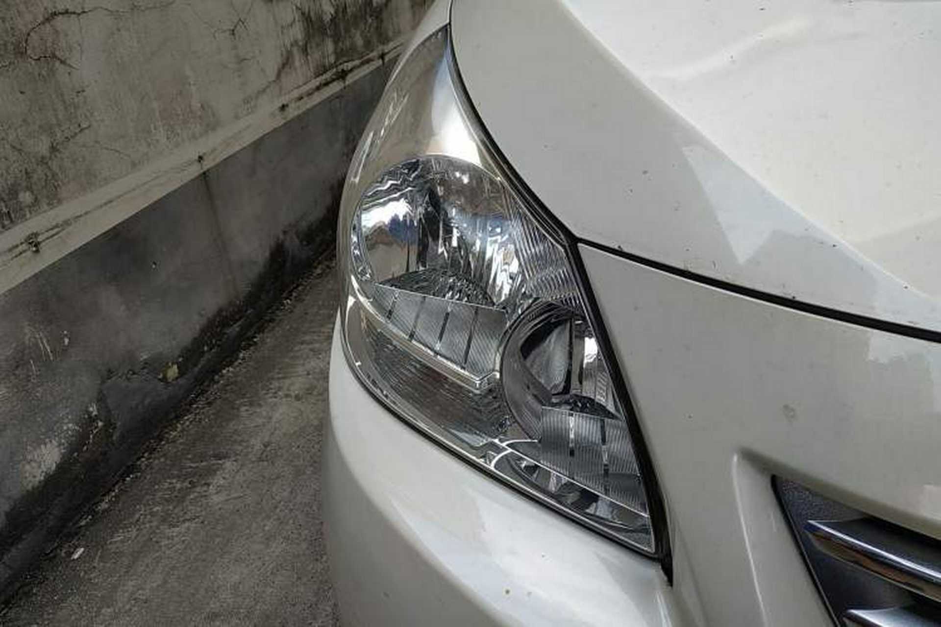 Used Toyota Verso 2014 Starlight 180G CVT Comfort Edition Right Front Headlight