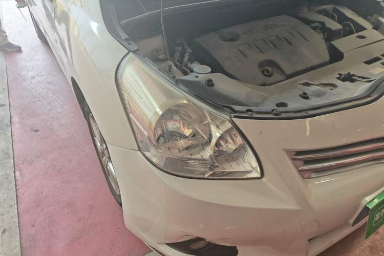 Used Toyota Verso 2014 Starlight 180G CVT Comfort Edition Right Front Headlight