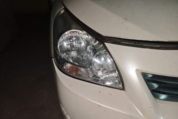 Used Toyota Verso 2014 Starlight 180E CVT Elite Edition Right Front Headlight