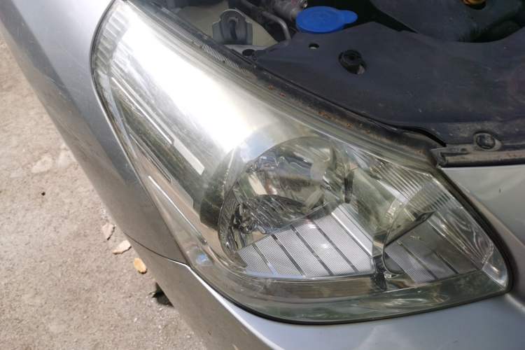 Used Toyota Verso 2014 Starlight 180E CVT Elite Edition Right Front Headlight