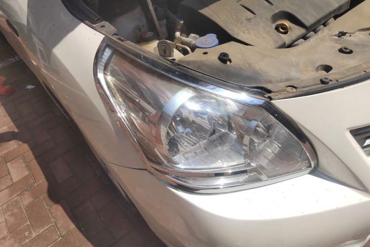 Used Toyota Verso 2014 Starlight 180E CVT Elite Edition Right Front Headlight