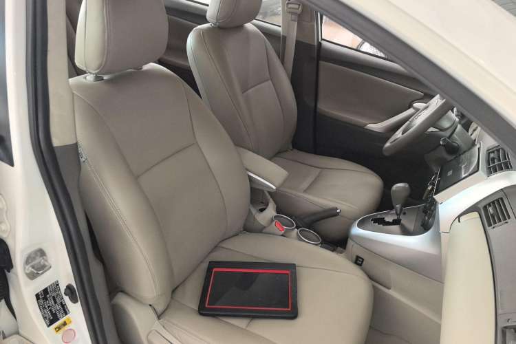 Used Toyota Verso 2014 Starlight 180E CVT Elite Edition Right Front Seat