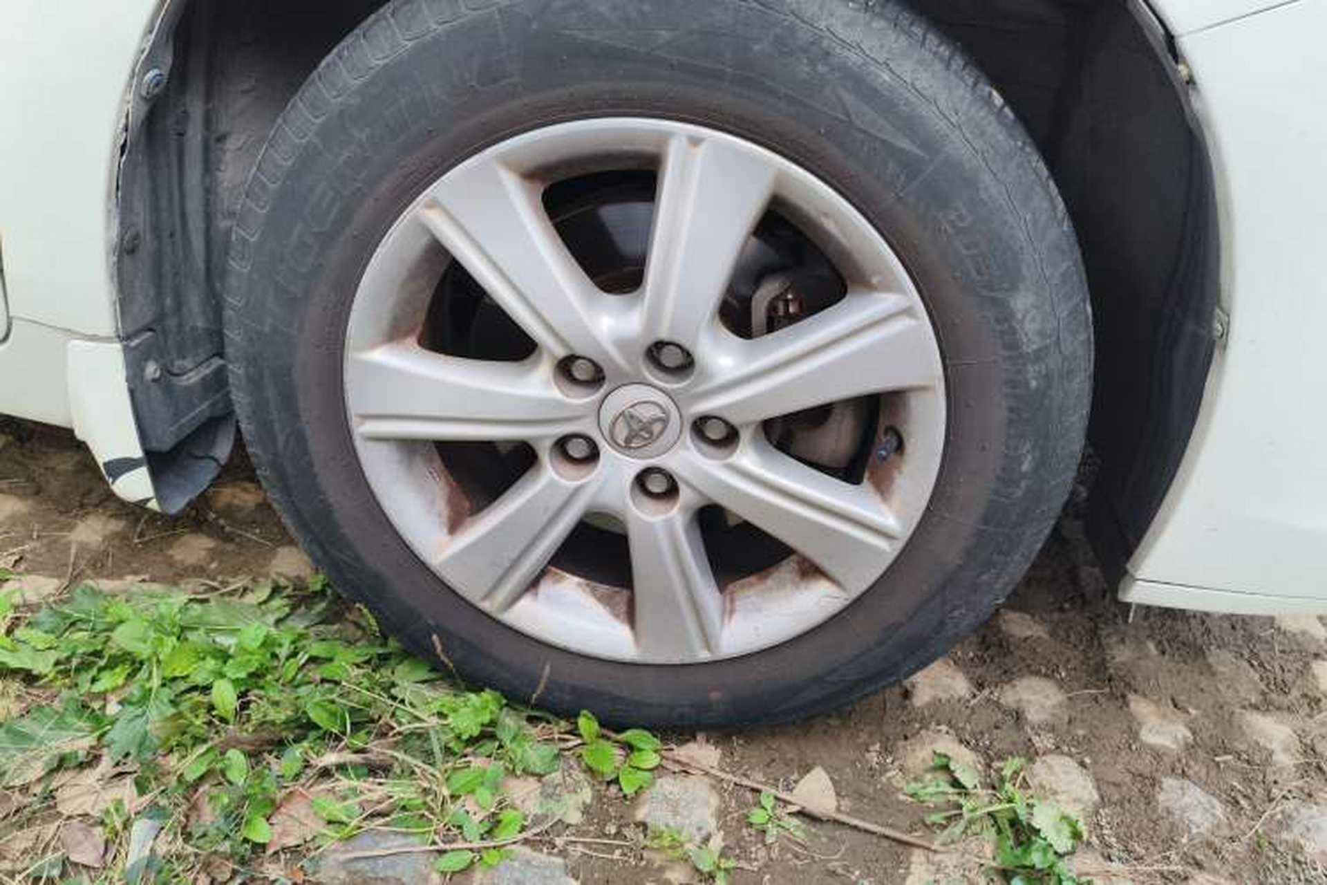 Used Toyota Verso 2014 Starlight 180E CVT Elite Edition Right Front Wheel Hub