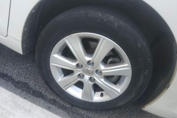 Used Toyota Verso 2014 Starlight 180G CVT Luxury Edition Right Front Wheel Hub