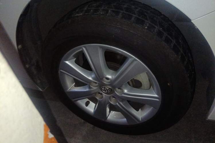Used Toyota Verso 2014 Starlight 180E CVT Elite Multi-Function Edition Right Front Wheel Hub