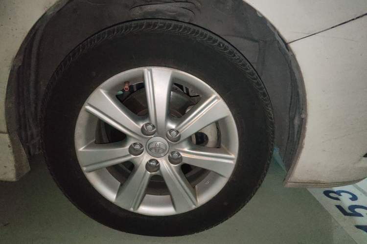 Used Toyota Verso 2014 Starlight 180E CVT Elite Edition Right Front Wheel Hub