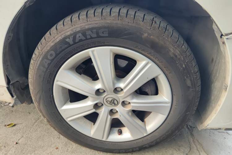 Used Toyota Verso 2014 Starlight 180E CVT Elite Edition Right Front Wheel Hub