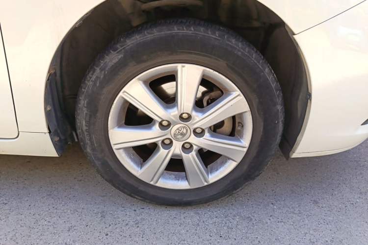 Used Toyota Verso 2014 Starlight 180G CVT Comfortable Multi-Function Edition Right Front Wheel Hub