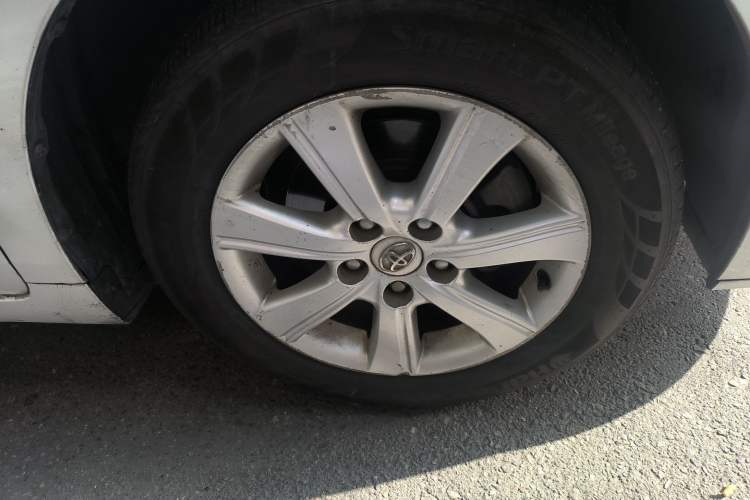 Used Toyota Verso 2014 Starlight 180E CVT Elite Edition Right Front Wheel Hub