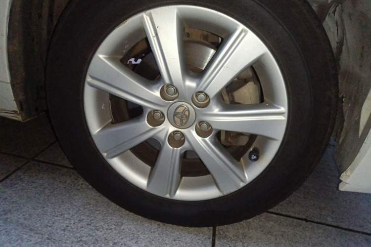 Used Toyota Verso 2014 Starlight 180E CVT Elite Multi-Function Edition Right Front Wheel Hub