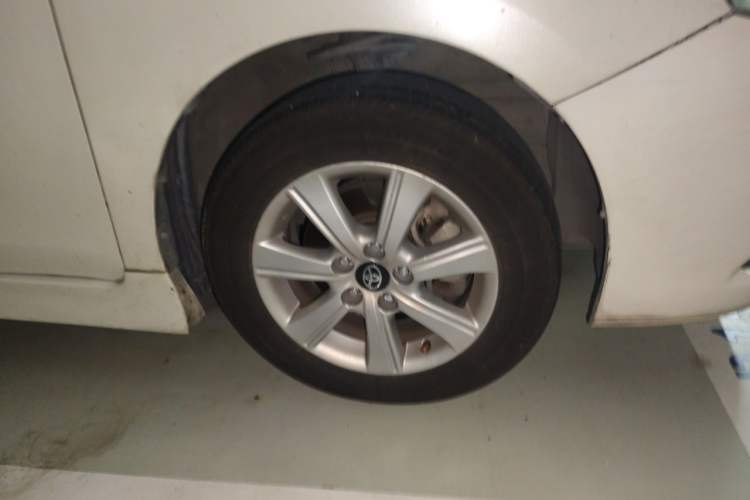 Used Toyota Verso 2014 Starlight 180E CVT Elite Edition Right Front Wheel Hub