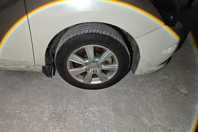 Used Toyota Verso 2014 Starlight 180E CVT Elite Edition Right Front Wheel Hub