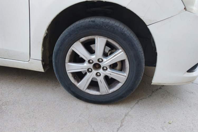Used Toyota Verso 2014 Starlight 180G CVT Comfort Edition Right Front Wheel Hub