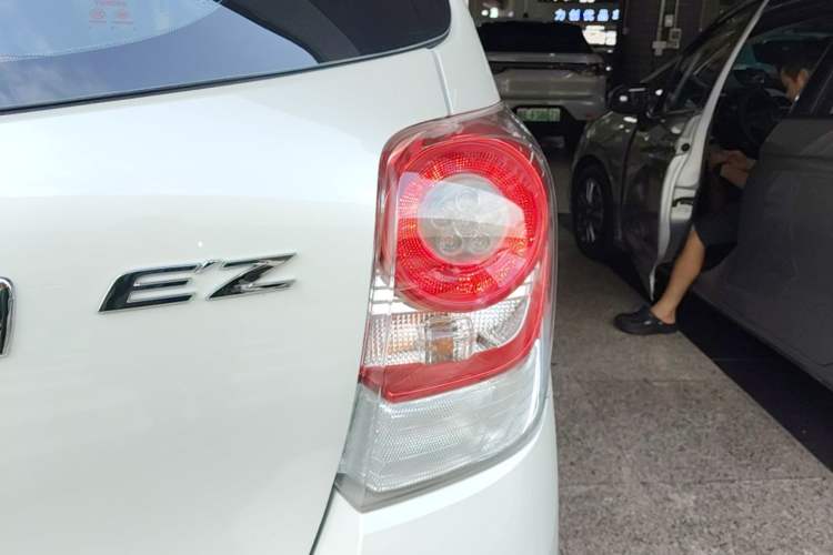 Used Toyota Verso 2014 Starlight 180E CVT Elite Edition Right Rear Taillight