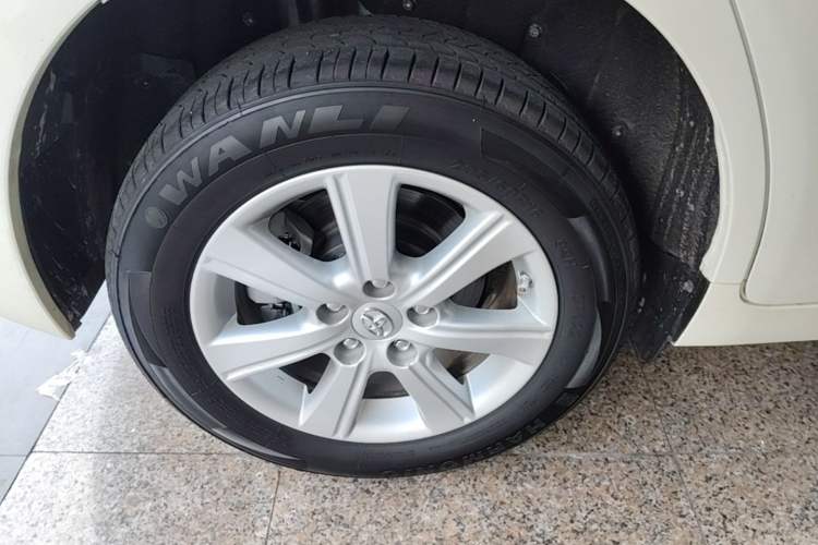 Used Toyota Verso 2014 Starlight 180E CVT Elite Edition Right Rear Wheel Hub
