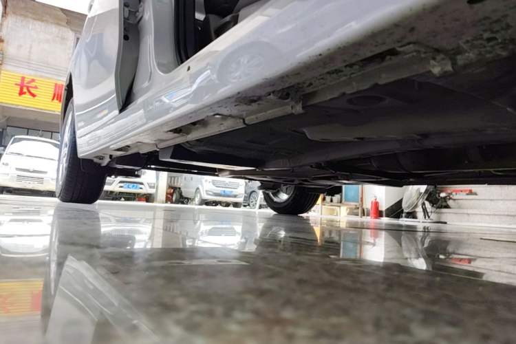 Used Toyota Verso 2014 Starlight 180E CVT Elite Edition Right Side Sill