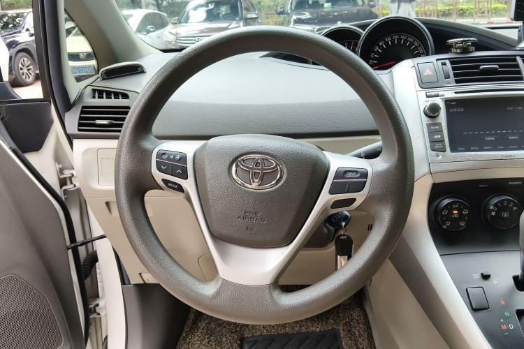 Used Toyota Verso 2014 Starlight 180E CVT Elite Edition Steering Wheel