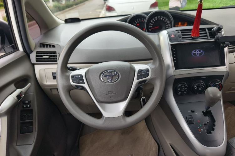 Used Toyota Verso 2014 Starlight 180E CVT Elite Edition Steering Wheel