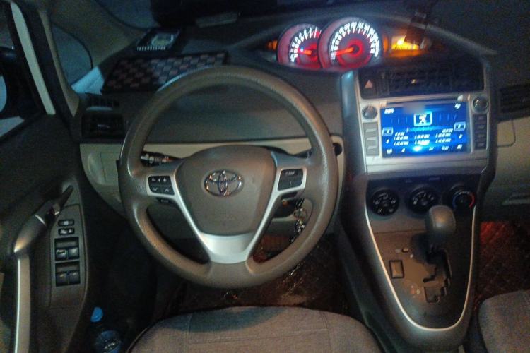 Used Toyota Verso 2014 Starlight 180E CVT Elite Multi-Function Edition Steering Wheel