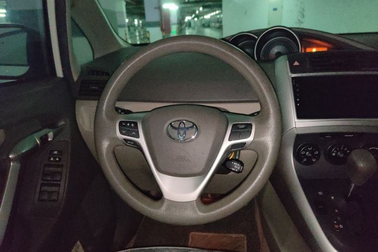 Used Toyota Verso 2014 Starlight 180E CVT Elite Edition Steering Wheel