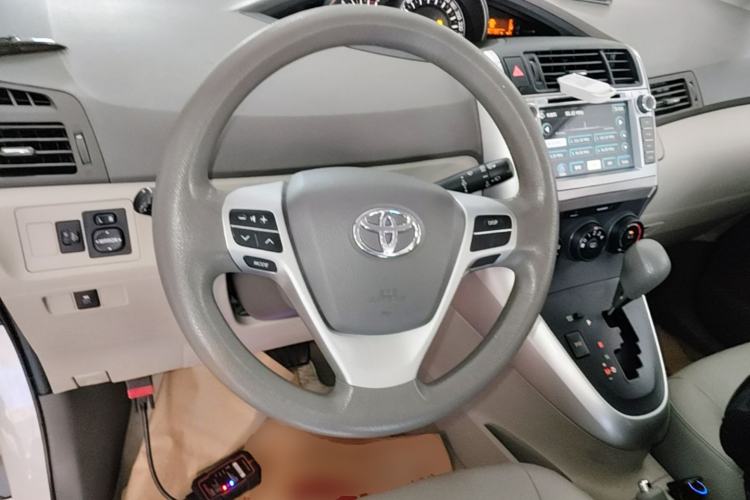 Used Toyota Verso 2014 Starlight 180E CVT Elite Edition Steering Wheel