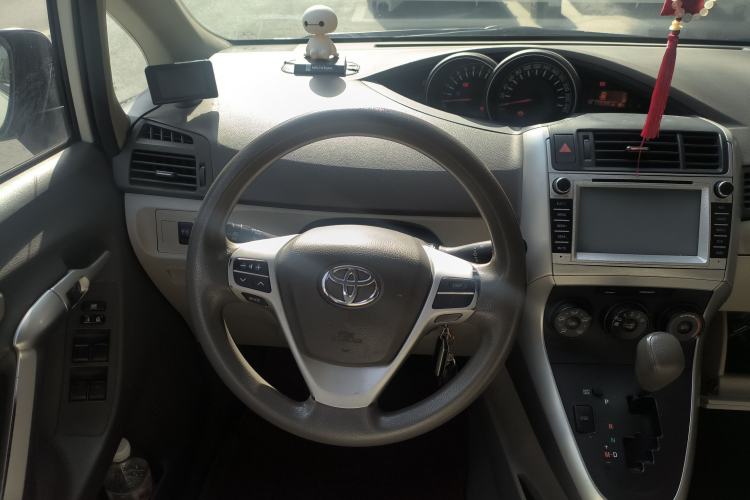 Used Toyota Verso 2014 Starlight 180E CVT Elite Edition Steering Wheel