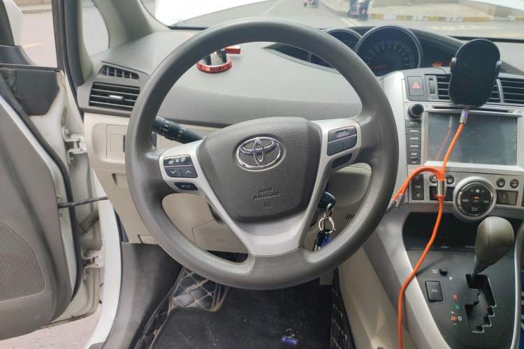 Used Toyota Verso 2014 Starlight 180G CVT Comfort Edition Steering Wheel