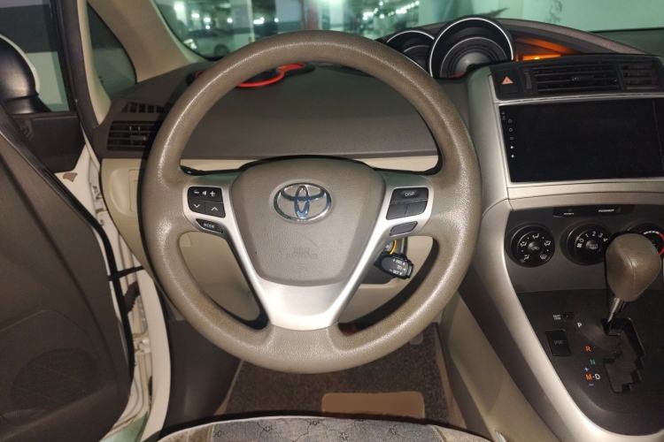 Used Toyota Verso 2014 Starlight 180E CVT Elite Edition Steering Wheel