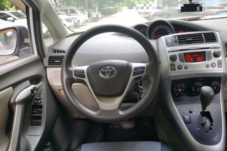 Used Toyota Verso 2014 Starlight 180E CVT Elite Edition Steering Wheel